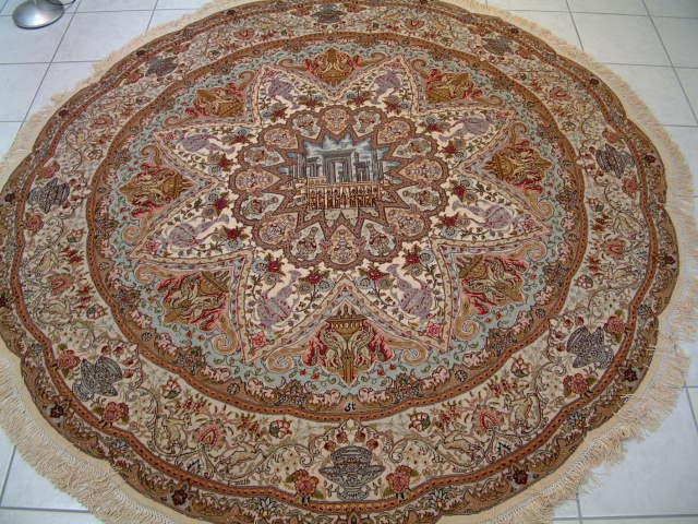 60 raj Tabriz rug with a picture of the ruins of Persepolis.