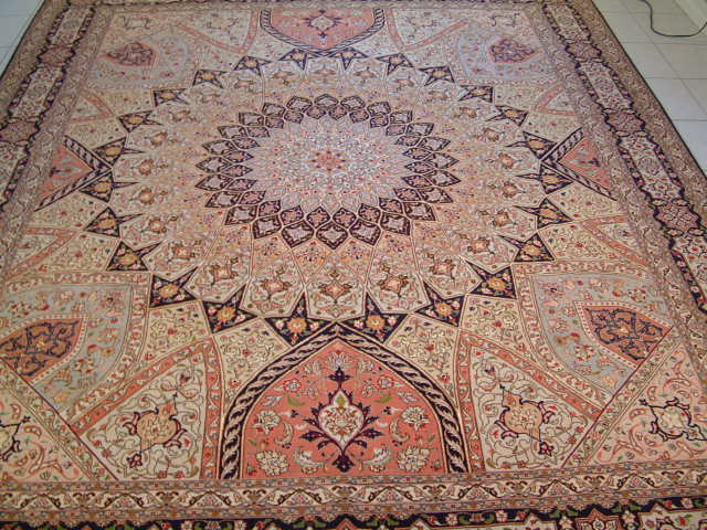 Tabriz Persian rug #5109, click on the picture or description for more details about the Persian carpets.