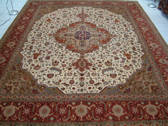 One of the unique features in the Heriz Persian rug is the earth colors and they are designed to match a more traditional room.