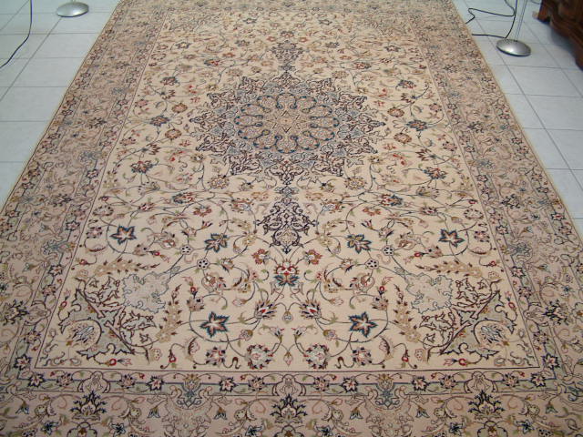 Tabriz Persian rug #5078, click on the picture or description for more details about the Persian carpets.