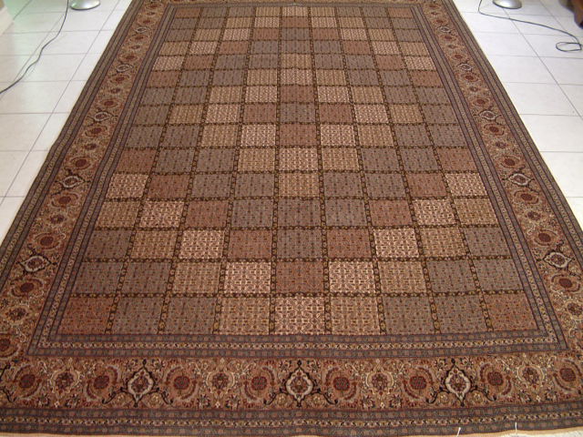 Tabriz Persian rug #5124, click on the picture or description for more details about the Persian rugs.