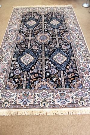 8x5 Blue Nain 6Lah Persian rug. Very fine Nain Persian carpet with lots of silk highlights.